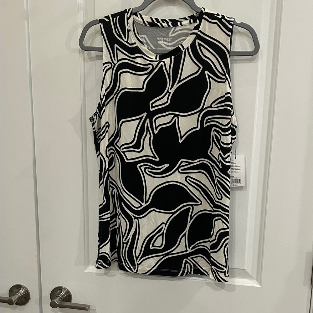 Bundle of Nine West Soft-Spun Abstract Patterned Sleeveless Tank Tops - Picture 2 of 7